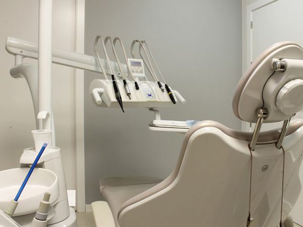 Zadbaj o zęby – higiena i inspekcja uzębienia u dentysty