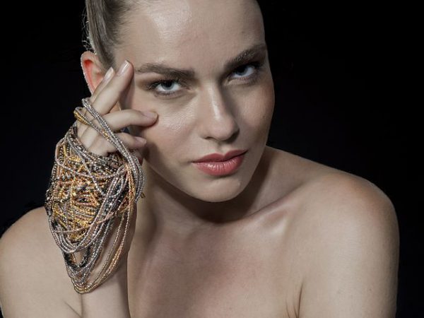 Profesjonalny makijaż – sprawdź, jakim sposobem go zrobić